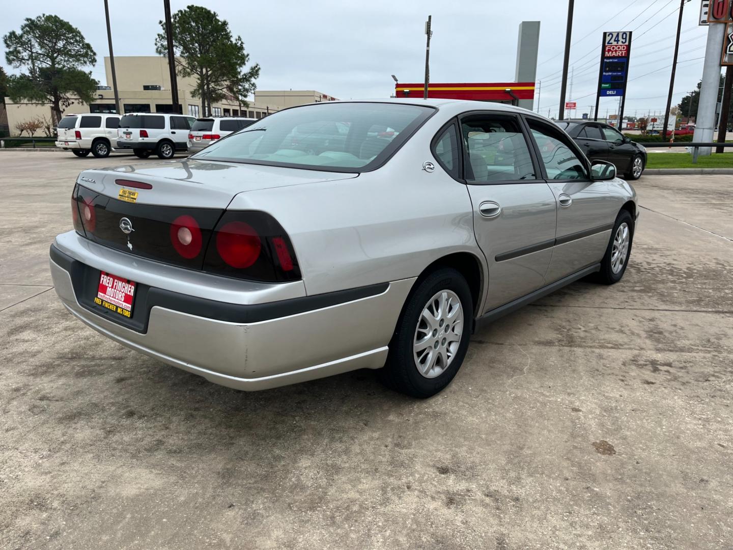 2005 SILVER /gray Chevrolet Impala Base (2G1WF52E459) with an 3.4L V6 OHV 12V engine, 4-Speed Automatic Overdrive transmission, located at 14700 Tomball Parkway 249, Houston, TX, 77086, (281) 444-2200, 29.928619, -95.504074 - Photo#6